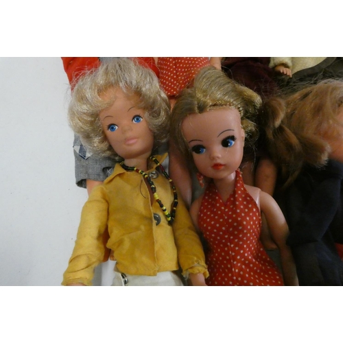 1 - 9 Sindy dolls and accessories, comprising 3 