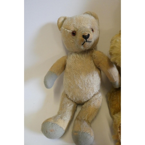 146 - Five vintage stuffed toys, comprising a 17