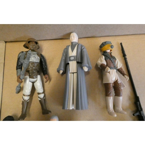 207 - 7 Star Wars figures and accessories, comprising Lando Calrissian, Lando Calrissian (Skiff Guard Disg... 