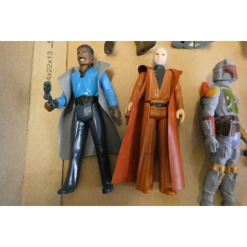 207 - 7 Star Wars figures and accessories, comprising Lando Calrissian, Lando Calrissian (Skiff Guard Disg... 