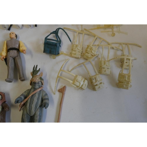 210 - 9 Star Wars figures and accessories, comprising Lobot, Teebo with card, Wicket, Logray, 2 Admiral Ac... 