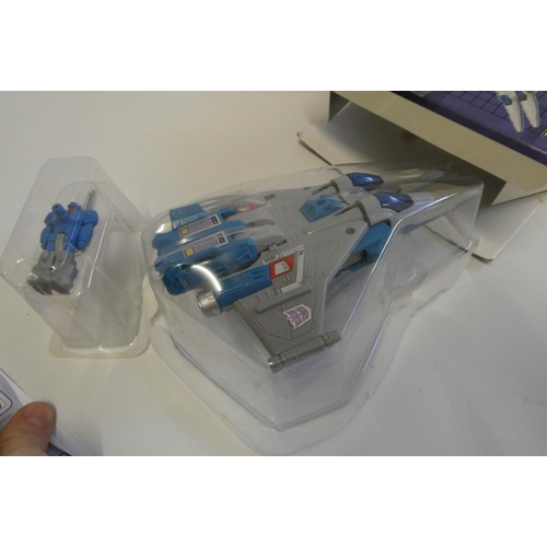 214 - Transformers Targetmaster Slugslinger, boxed, figure fair, box af