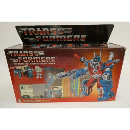 217 - Transformers City Commander Ultra Magnus, boxed, figure fair, box af