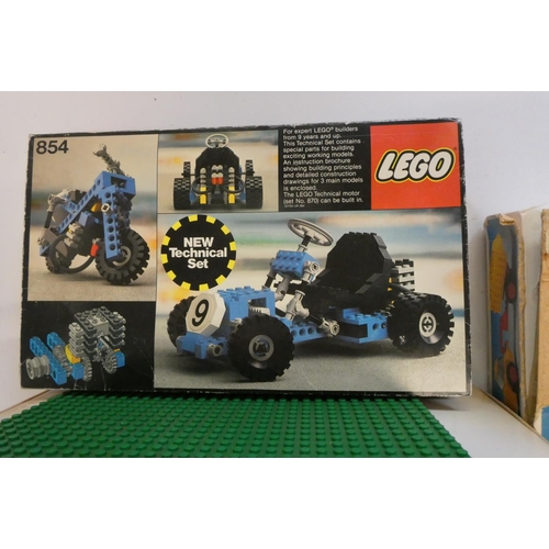 228 - A box of vintage Lego, including sets 854, 107, 911 and other loose parts, completeness unchecked, a... 