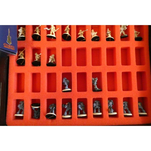 237 - A collection of Warhammer items, including a Age of Reckoning set containing Grumlock & Gazbag, some... 