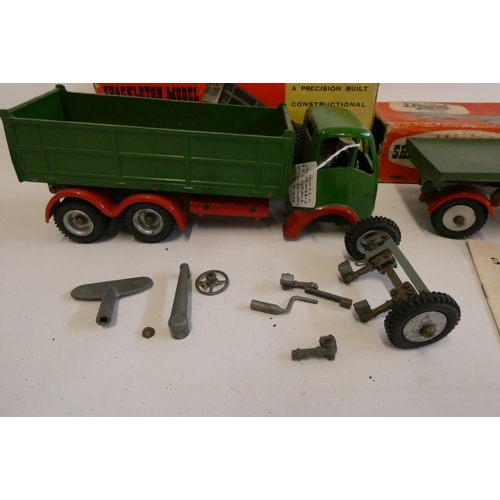 253 - Shackleton models Foden tipping truck and Shackleton models Dyson trailer, tipping truck has some fa... 