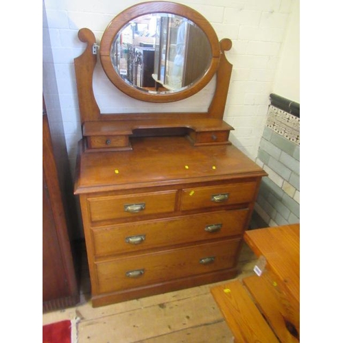 1068 - OAK DRESSING CHEST