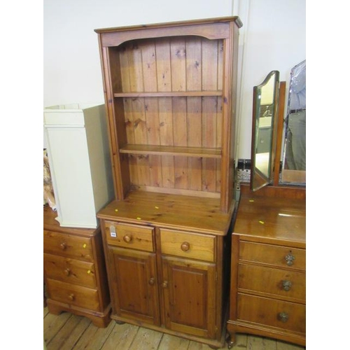 1100 - SMALL PINE DRESSER