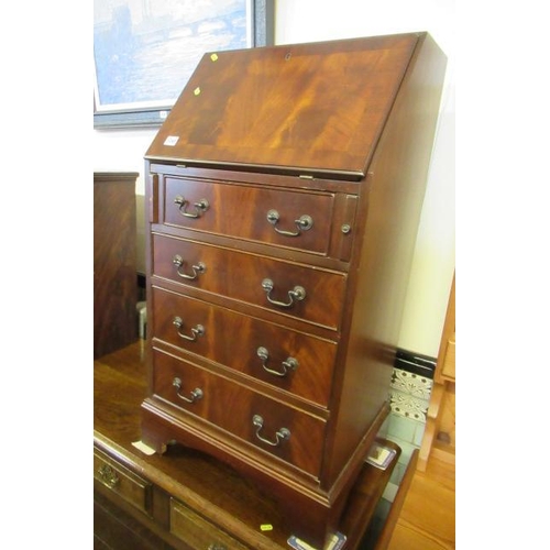 1045 - MAHOGANY BUREAU