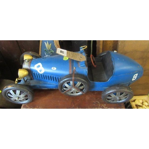 44 - METAL BUGATTI TYPE 35 MODEL CAR