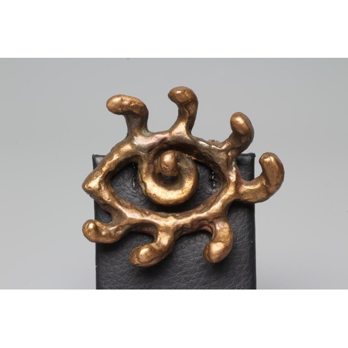 196 - MAGGI HAMBLING - EYE BROOCH, in bronze, number 95 of a limited edition of 100, engraved edition, wit... 