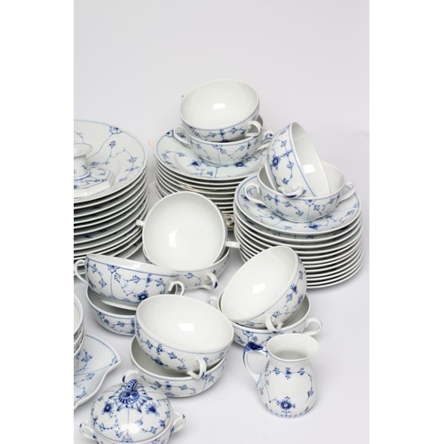 22 - A BING AND GRONDAHL COPENHAGEN PORCELAIN DINNER AND COFFEE SERVICE, modern, for twelve place setting... 