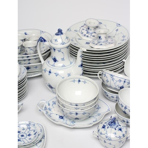 22 - A BING AND GRONDAHL COPENHAGEN PORCELAIN DINNER AND COFFEE SERVICE, modern, for twelve place setting... 