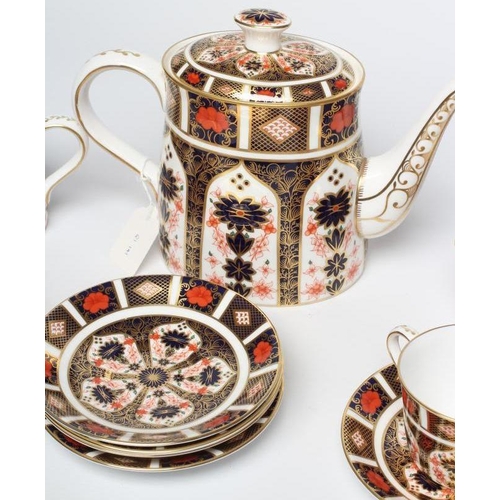 30 - A ROYAL CROWN DERBY CHINA TEA SET, modern, painted in the Imari palette with pattern 1128, comprisin... 