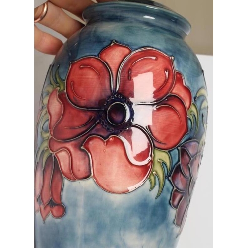 79 - A MOORCROFT POTTERY ANEMONE PATTERN ELECTRIC TABLE LAMP BASE, mid 20th century, of slender ovoid for... 