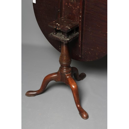 628 - A GEORGIAN MAHOGANY TRIPOD TABLE, third quarter 18th century, the circular top with bird cage action... 