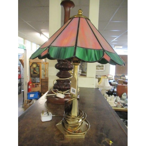 134 - TIFFANY STYLE TABLE LAMP