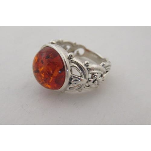 157 - AMBER CELTIC STYLE SILVER RING