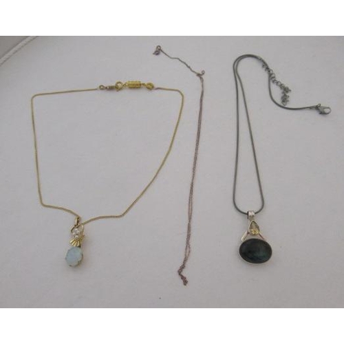 181 - SILVER AND GOLD NECKLACES