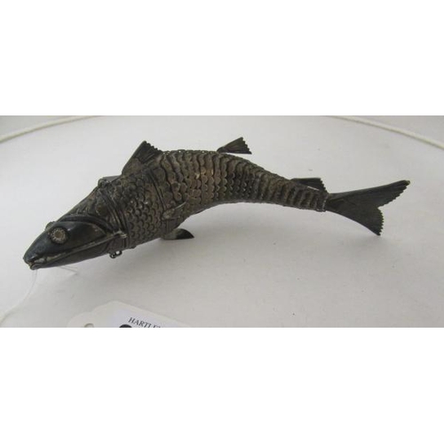 236 - ARTICULATED WHITE METAL FISH