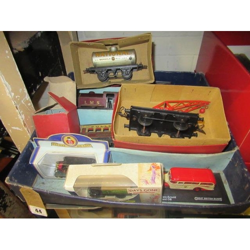 44 - COLLECTION OF VINTAGE HORNBY TRAIN ITEMS AND BOXED DIECAST CARS