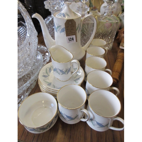 124 - QUANTITY OF ROYAL STANDARD TEAWARE