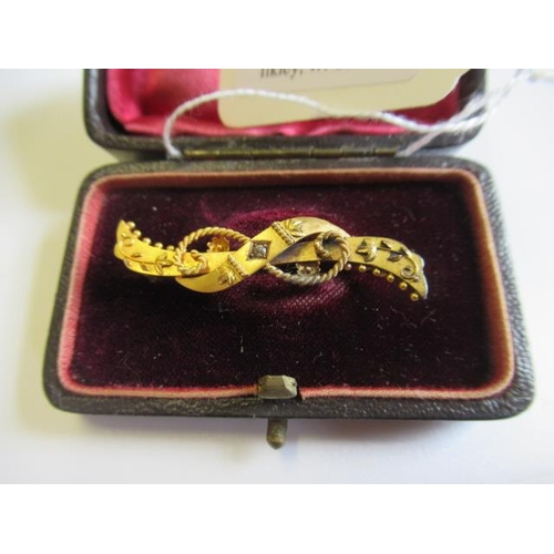 171 - CASED 15CT GOLD BROOCH