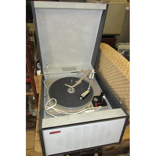 43 - RECORD PLAYER