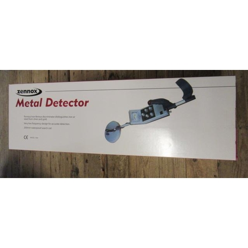 602 - ZENNOX METAL DETECTOR