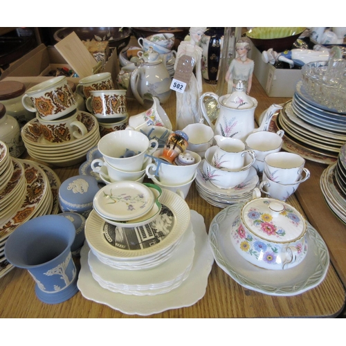 502 - QUANTITY OF VINTAGE AND OTHER CHINA INCLUDING JASPERWARE