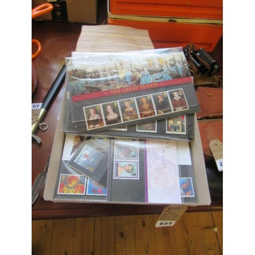 654 - BOX OF MINT DECIMAL PRESENTATION PACKS OF UK STAMPS