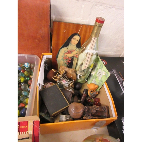 19 - BOX OF MISCELLANEOUS ORNAMENTS ETC