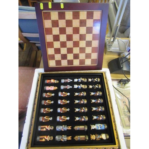 477 - CHESS BOARD WITH CATS VS DOGS CHESS PIECES