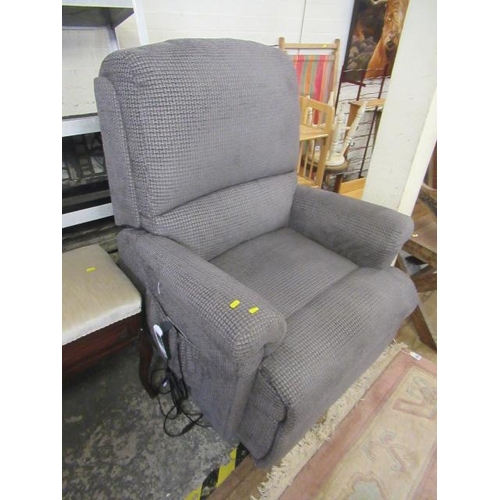 838 - ELECTRIC RECLINING CHAIR