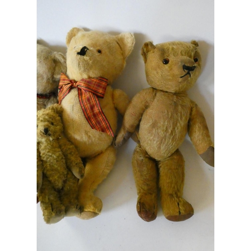 149 - Five vintage teddy bears, mainly English and all with jointed bodies, largest 17 1/2