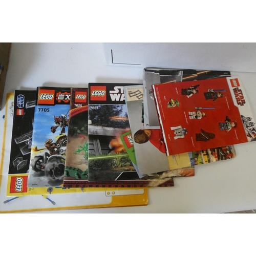 244 - Lego 7722 unboxed railway models including battery locomotives, coaches, wagons and track parts toge... 