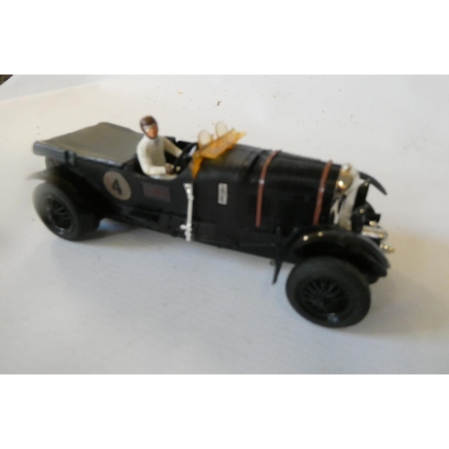 272 - Scalextric Bentley vintage racing car in black livery, boxed, excellent (Est. plus 24% premium inc. ... 