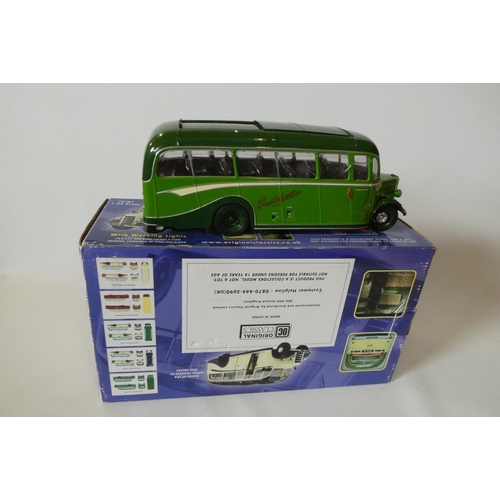 425 - Classics OB coach finished in green with lights, Southdown Omnibus limited, boxed, excellent (Est. p... 