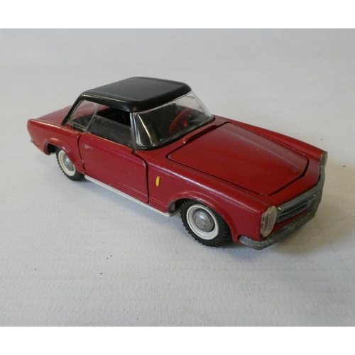 452 - Unboxed Solido Mercedes 230 SL, good (Est. plus 24% premium inc. VAT)