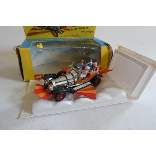 483 - Corgi Chitty Chitty Bang Bang motor car, box fair, model good+ (Est. plus 24% premium inc. VAT)