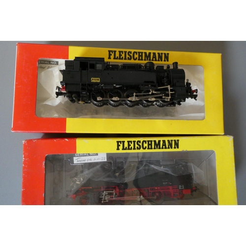 551 - Fleischman DB Class 86 tank locomotive and SNCF 050 TA1 tank locomotive, both items boxed, excellent... 