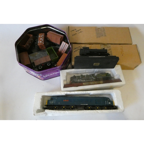 586 - Unboxed trains by Hornby and others including diesel locomotives, goods trucks and passenger coaches... 