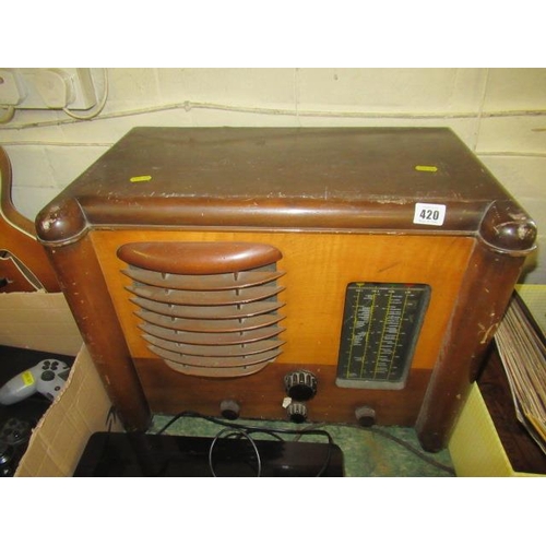 420 - LARGE VINTAGE RADIO