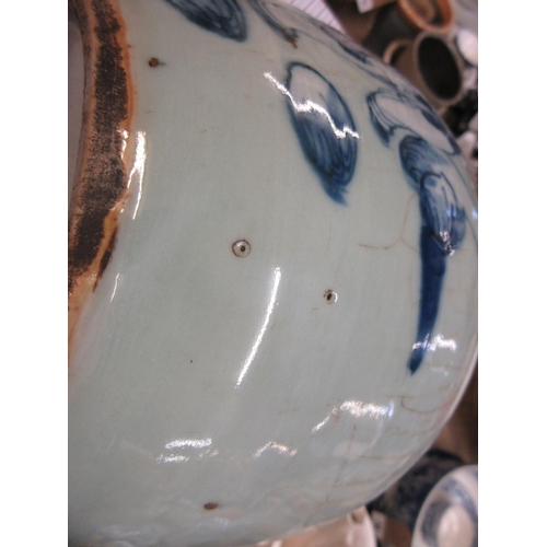 69 - ORIENTAL BOWL AND CHINESE BLUE AND WHITE LIDDED JAR