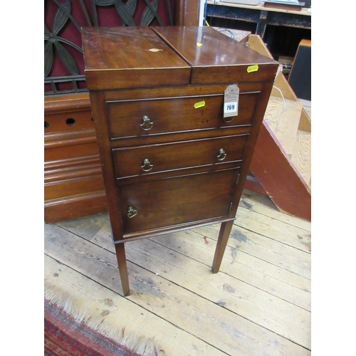 769 - 19TH CENTURY MAHOGANY WASH STAND