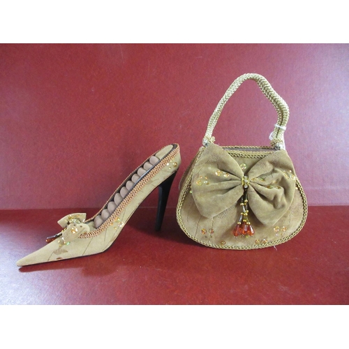 246 - SUEDE RING HOLDER AND SUEDE MONEYBOX