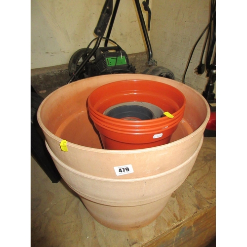 479 - QUANTITY OF PLASTIC PLANT POTS