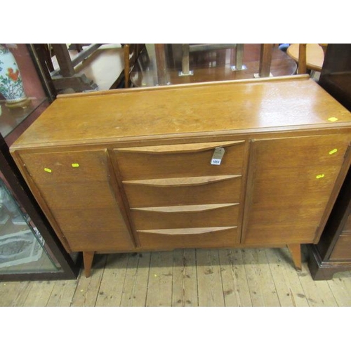 1051 - OAK RETRO SIDEBOARD