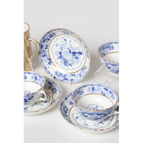 27 - A SET OF THREE GRAINGER & CO. WORCESTER CHINA TEACUPS AND SAUCERS, c.1850, printed in underglaze blu... 