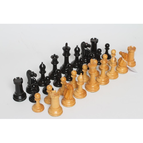 415 - A CLUB SIZE STAUNTON PATTERN CHESS SET, King's rooks and knights with red stamped crown, weighted, a... 